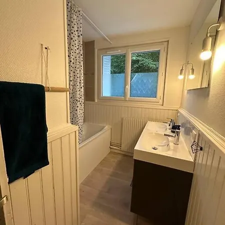 4 Pers. Avec Parking Gratuit Sur Place Couronne Apartmán