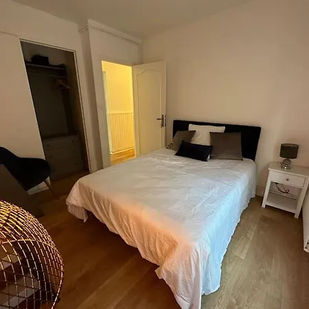 Apartmán 4 Pers. Avec Parking Gratuit Sur Place Couronne